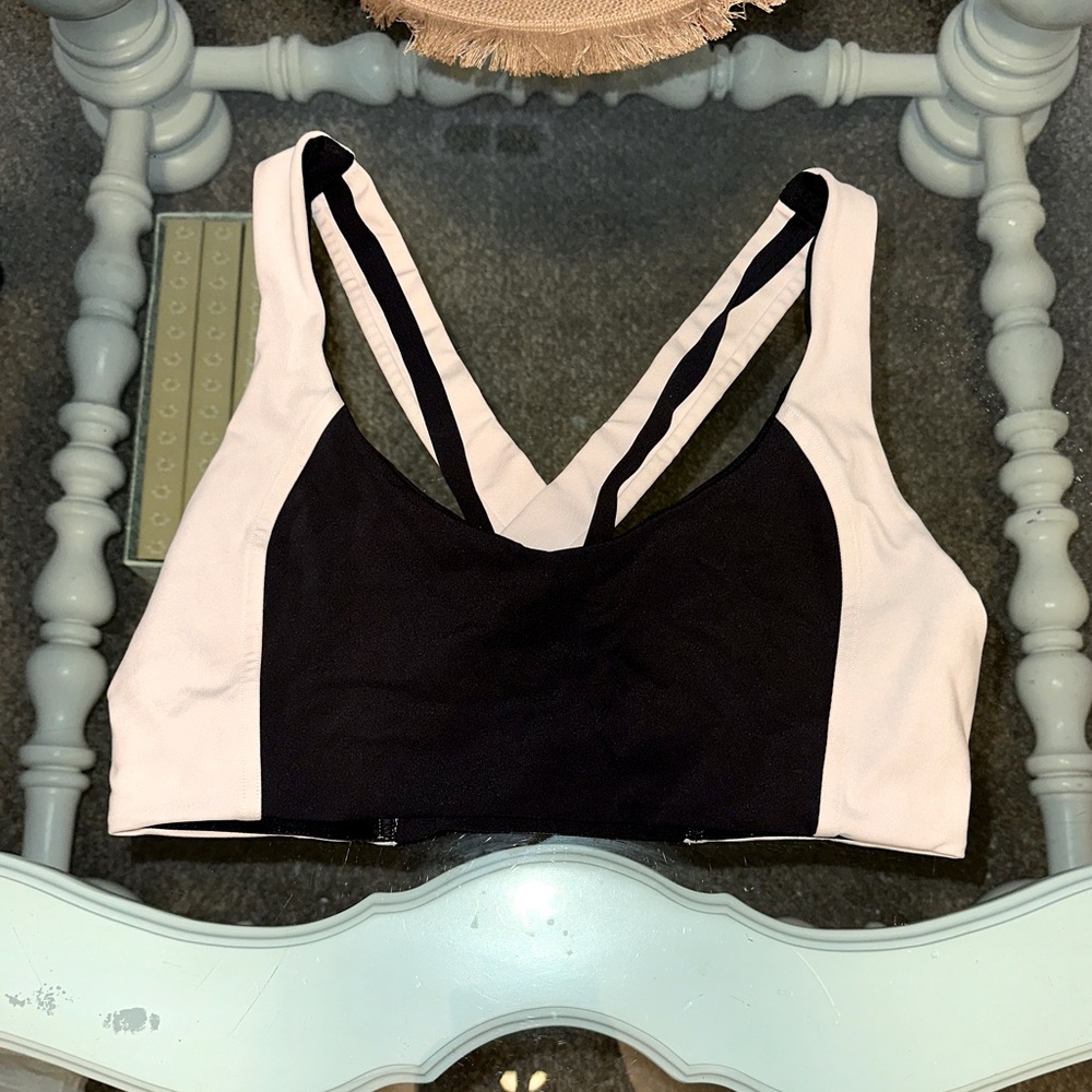Lululemon sport bra